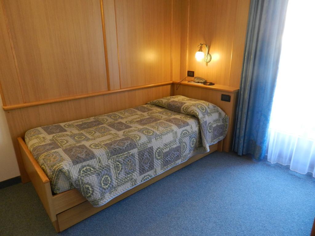 Hotel Stella Alpina Moena Phòng bức ảnh